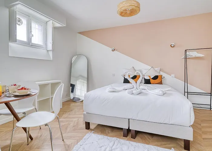 Quiet Air-conditioned - Close To Batignolles Apartment